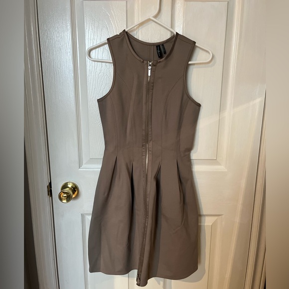 Guess dress - Picture 1 of 3